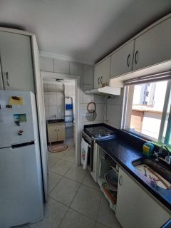 Apartamento para locação de temporada em Meia Praia