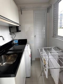 Apartamento Para Temporada com 3 quartos 2 suítes no bairro Meia Praia em Itapema