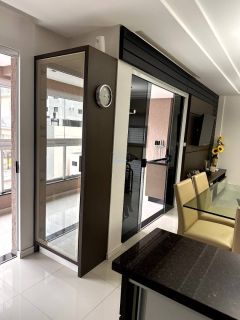 Apartamento Para Temporada com 3 quartos 2 suítes no bairro Meia Praia em Itapema