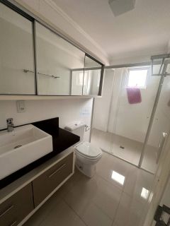 Apartamento Para Temporada com 3 quartos 2 suítes no bairro Meia Praia em Itapema