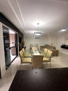 Apartamento Para Temporada com 3 quartos 2 suítes no bairro Meia Praia em Itapema