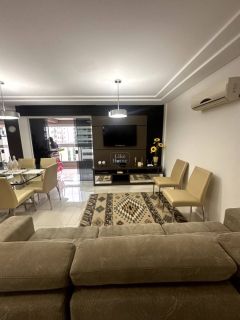 Apartamento Para Temporada com 3 quartos 2 suítes no bairro Meia Praia em Itapema