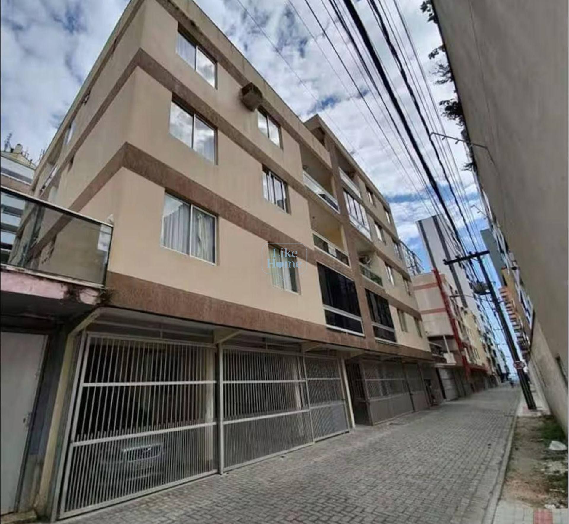 Apartamento Para Temporada com 2 quartos no bairro Meia Praia em Itapema QUADRA MAR