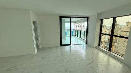 Amplo 3 suítes na Meia Praia - Le Voyage