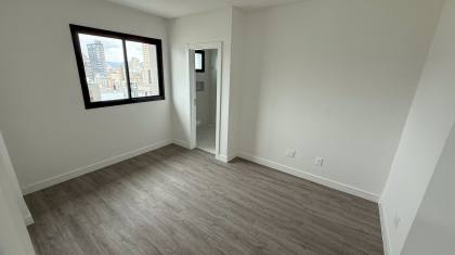 Amplo 3 suítes na Meia Praia - Le Voyage