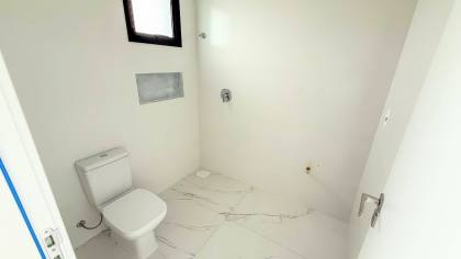 Apartamento Para Vender com 3 quartos 3 suítes no bairro Meia Praia em Itapema