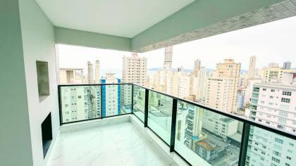 Apartamento Para Vender com 3 quartos 3 suítes no bairro Meia Praia em Itapema