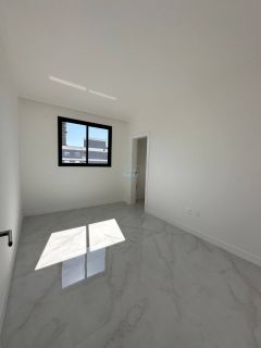 Alto padrão com 3 suítes na Meia Praia - Greta Palace