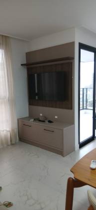 Apartamento Para Temporada com 3 quartos 3 suítes no bairro Meia Praia em Itapema