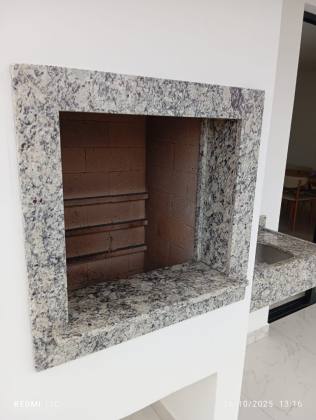 Apartamento Para Temporada com 3 quartos 3 suítes no bairro Meia Praia em Itapema