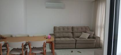 Apartamento Para Temporada com 3 quartos 3 suítes no bairro Meia Praia em Itapema