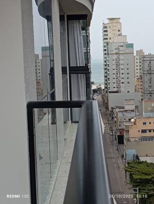 Apartamento Para Temporada com 3 quartos 3 suítes no bairro Meia Praia em Itapema