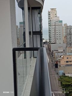 Apartamento Para Temporada com 3 quartos 3 suítes no bairro Meia Praia em Itapema