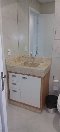 Apartamento Para Temporada com 3 quartos 3 suítes no bairro Meia Praia em Itapema