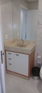 Apartamento Para Temporada com 3 quartos 3 suítes no bairro Meia Praia em Itapema