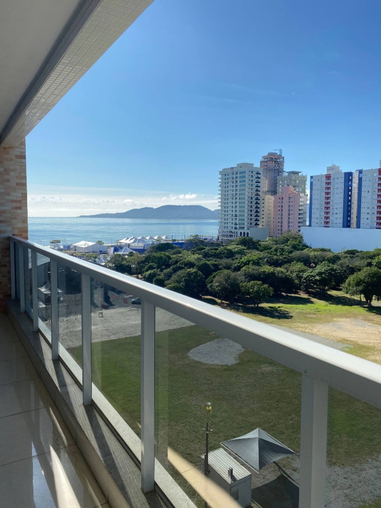 Apartamento 3 suítes quadra mar! - Chateau Unique