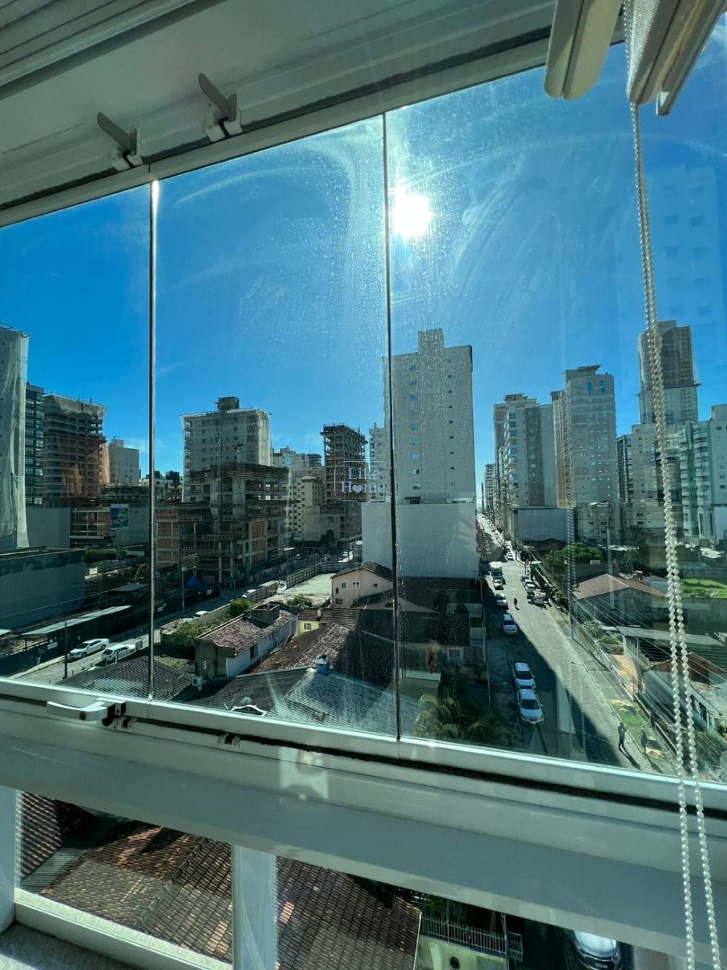 Apartamento Para Alugar com 2 quartos 2 suítes no bairro Meia Praia em Itapema