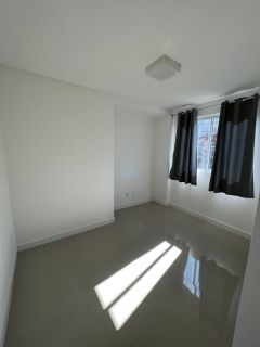 Apartamento Para Alugar com 2 quartos 2 suítes no bairro Meia Praia em Itapema