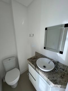 Apartamento Para Alugar com 2 quartos 2 suítes no bairro Meia Praia em Itapema