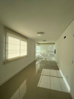 Apartamento Para Alugar com 2 quartos 2 suítes no bairro Meia Praia em Itapema