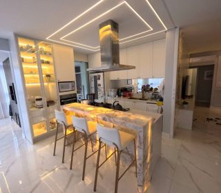 Apartamento de Alto Padrão à Venda no Sunsky Tower – Meia Praia, Itapema SC | 175m², 4 Suítes e 4 Vagas