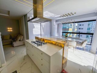 Apartamento de Alto Padrão à Venda no Sunsky Tower – Meia Praia, Itapema SC | 175m², 4 Suítes e 4 Vagas