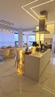 Apartamento de Alto Padrão à Venda no Sunsky Tower – Meia Praia, Itapema SC | 175m², 4 Suítes e 4 Vagas