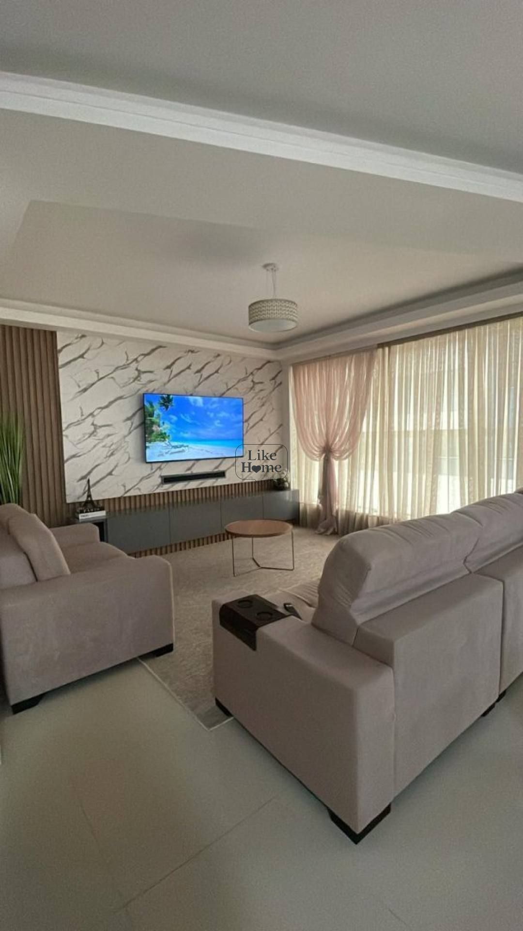 Apartamento Para Temporada com 3 quartos 3 suítes no bairro Meia Praia em Itapema