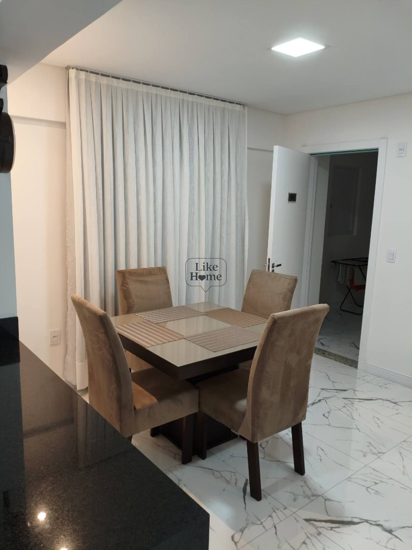 Apartamento Para Locação de Temporada com 2 quartos 1 suítes no bairro Morretes em Itapema