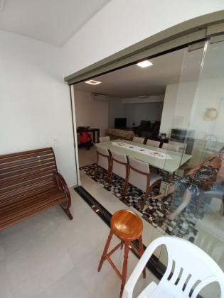 Apartamento Para Temporada com 2 quartos 2 suítes no bairro Meia Praia em Itapema