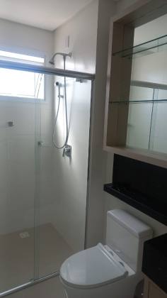 Apartamento Para Alugar com 3 quartos 3 suítes no bairro Meia Praia em Itapema