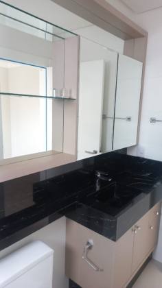 Apartamento Para Alugar com 3 quartos 3 suítes no bairro Meia Praia em Itapema