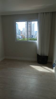 Apartamento Para Alugar com 3 quartos 3 suítes no bairro Meia Praia em Itapema