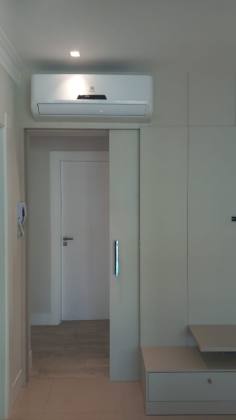 Apartamento Para Alugar com 3 quartos 3 suítes no bairro Meia Praia em Itapema