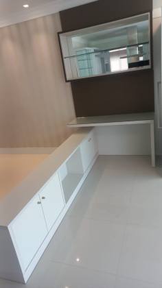 Apartamento Para Alugar com 3 quartos 3 suítes no bairro Meia Praia em Itapema