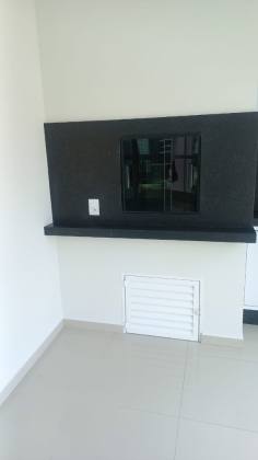 Apartamento Para Alugar com 3 quartos 3 suítes no bairro Meia Praia em Itapema