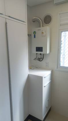 Apartamento Para Alugar com 3 quartos 3 suítes no bairro Meia Praia em Itapema