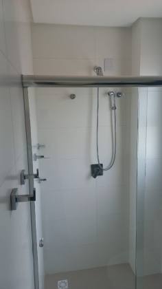 Apartamento Para Alugar com 3 quartos 3 suítes no bairro Meia Praia em Itapema