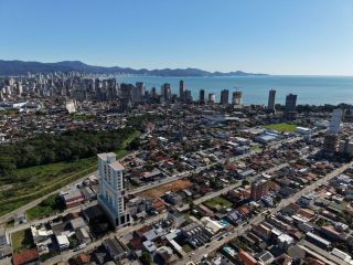 Apartamento Para Vender com 2 quartos Decorado em Porto Belo