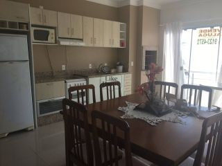 Casa Para Temporada com 3 quartos 3 suítes no bairro Balneário Perequê em Porto Belo