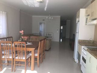 Casa Para Temporada com 3 quartos 3 suítes no bairro Balneário Perequê em Porto Belo