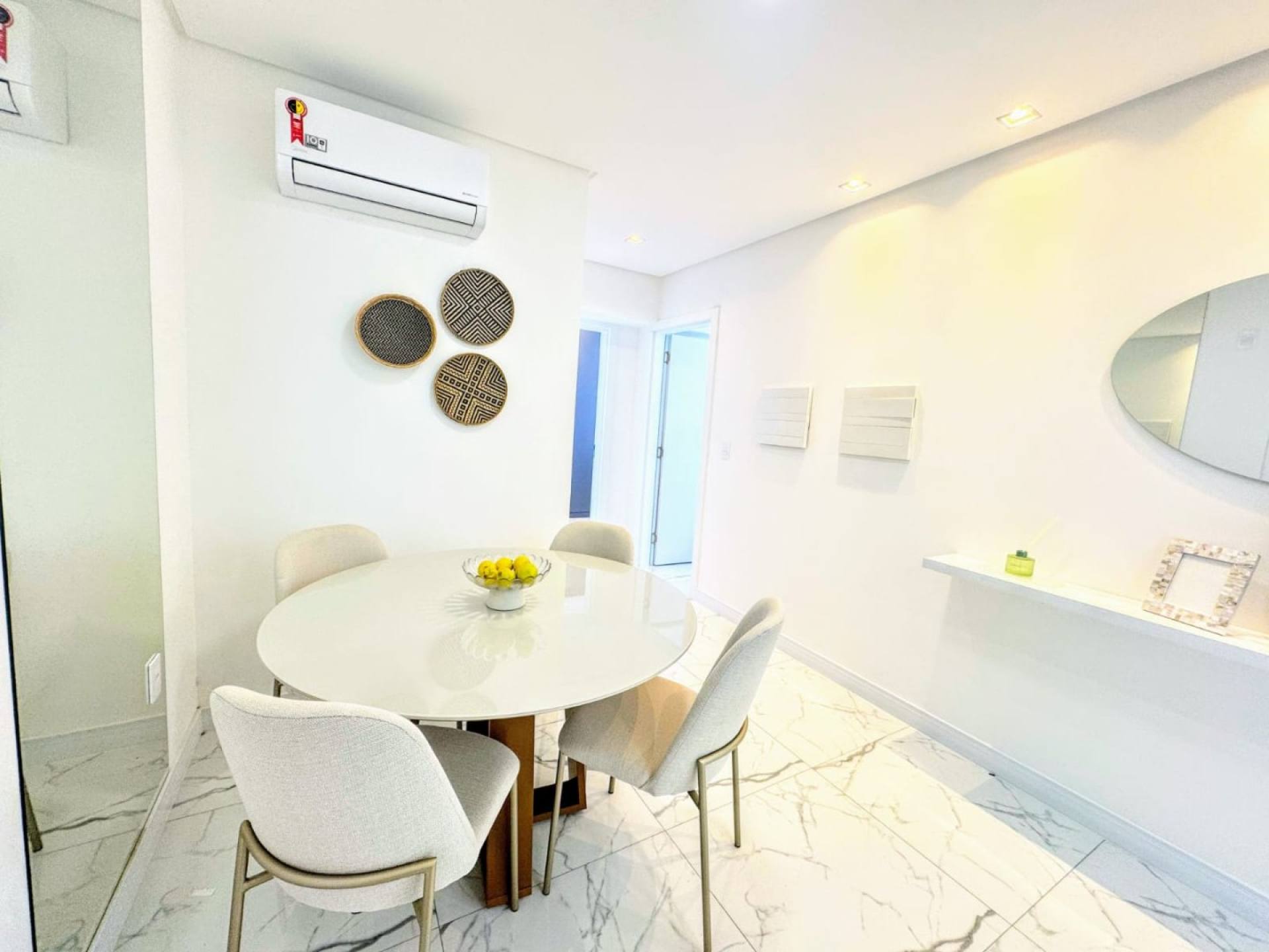 Apartamento 2 Suítes à Venda em, Itapema — Andar alto, Mobiliado e Pronto para Morar