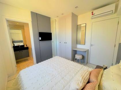 Apartamento 2 Suítes à Venda em, Itapema — Andar alto, Mobiliado e Pronto para Morar