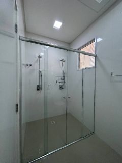 Apartamento frente mar a 50 metros da praia, totalmente mobiliado e com 3 suítes