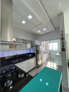 Apartamento frente mar a 50 metros da praia, totalmente mobiliado e com 3 suítes