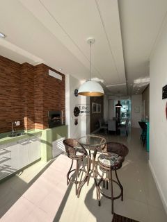 Apartamento frente mar a 50 metros da praia, totalmente mobiliado e com 3 suítes