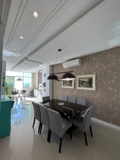 Apartamento frente mar a 50 metros da praia, totalmente mobiliado e com 3 suítes