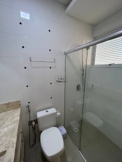 Apartamento frente mar a 50 metros da praia, totalmente mobiliado e com 3 suítes