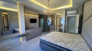 Apartamento Para Vender com 4 quartos 4 suítes no bairro Meia Praia em Itapema