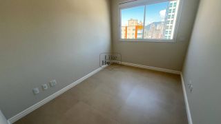 Apartamento Para Vender com 4 quartos 4 suítes no bairro Meia Praia em Itapema